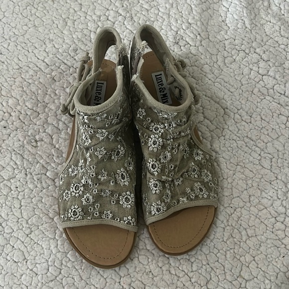 Luxe & mix sandals - Picture 1 of 4